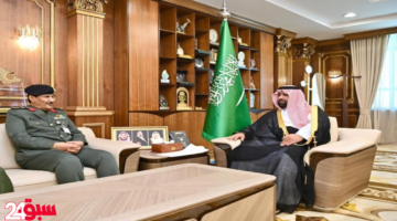 أمير جازان يبحث مع مدير السجون خطط تطوير الإصلاحيات وبرامج رعاية النزلاء